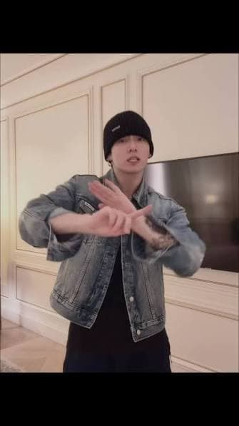 Jung Kook Mii gallery photo 2
